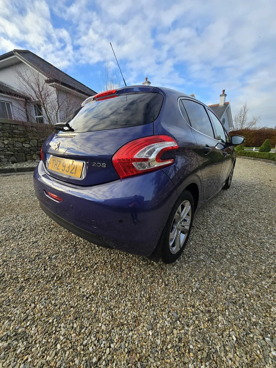 Peugeot 208 2014 - Image 4