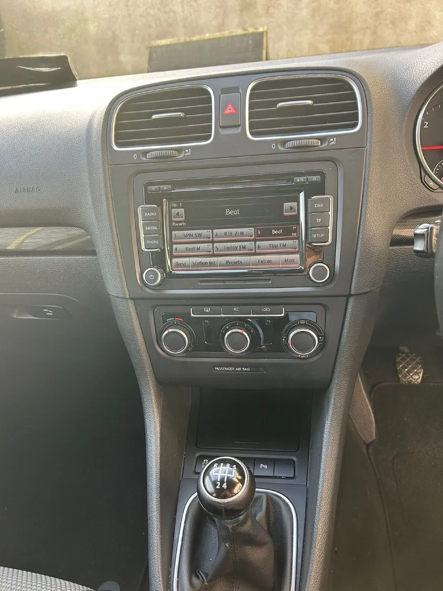 Volkswagen Golf 2011 - Image 4