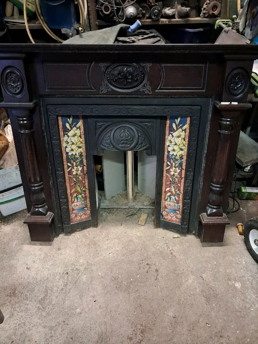 Mantlepiece and Fireplace Surround - Image 1