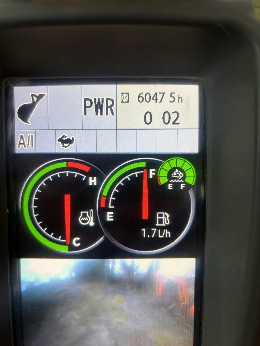 Hitachi 135 - Image 4