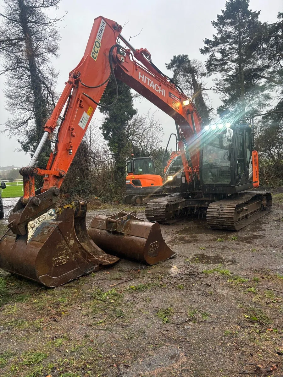 Hitachi 135 - Image 1