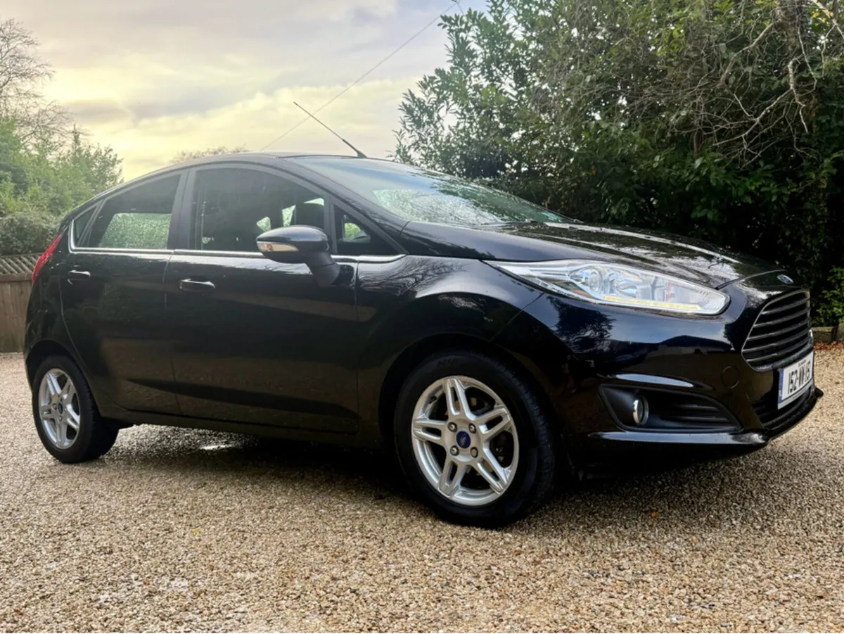 Ford Fiesta TITANIUM 1.5 DIESEL *AA Approved…Full - Image 2