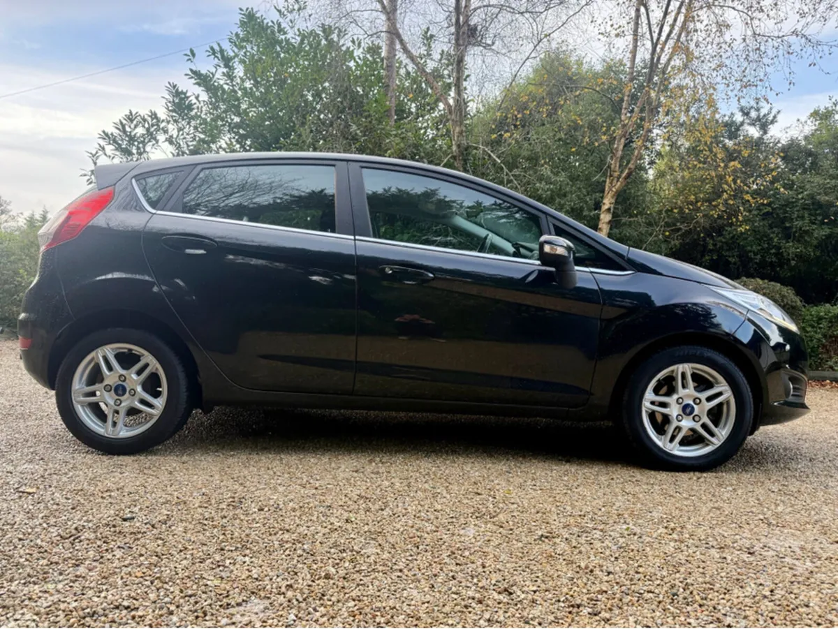 Ford Fiesta TITANIUM 1.5 DIESEL *AA Approved…Full - Image 4