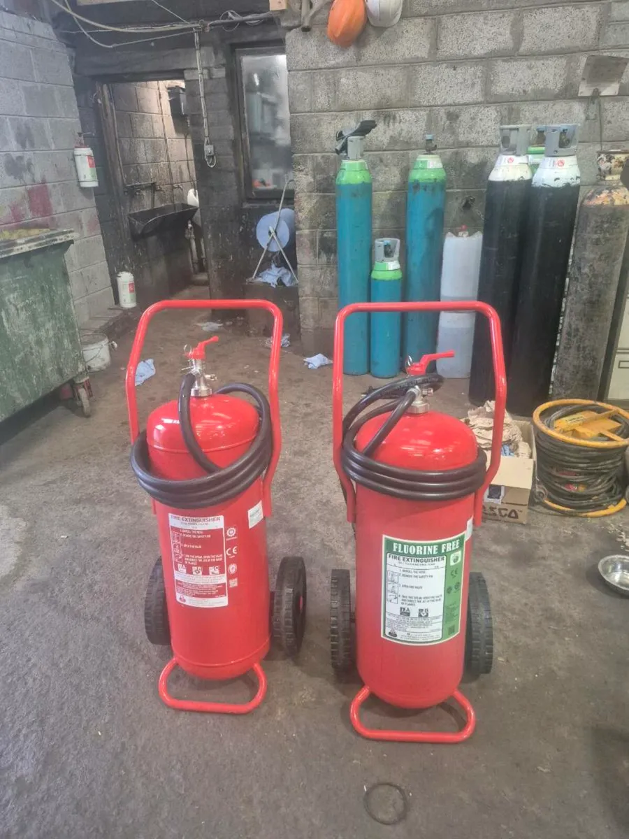 50 litre mobile foam extinguishers - Image 1