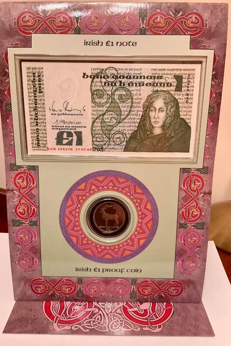 Irish Queen Maeve Pound Bank Note & Proof Coin Set - Image 4