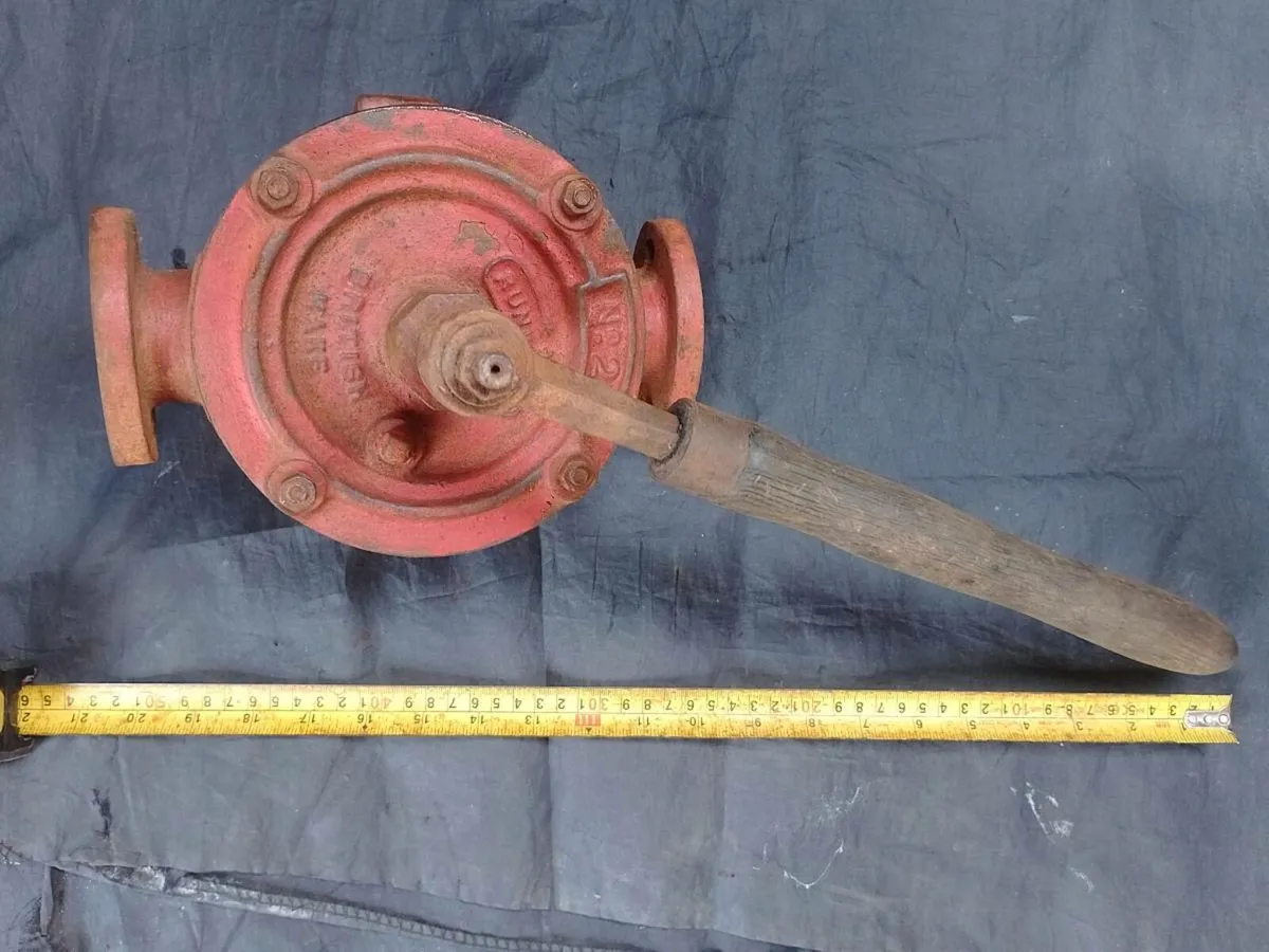Runwell No 2 1920 antique hand pump - Image 2