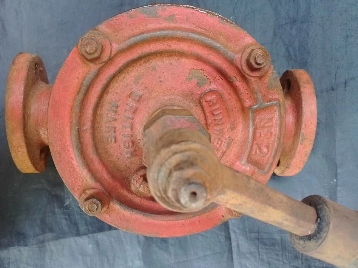 Runwell No 2 1920 antique hand pump - Image 4