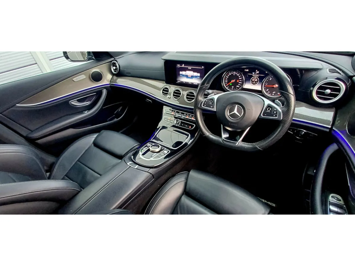 Mercedes-Benz E-Class E200d  AMG LINE - Image 4
