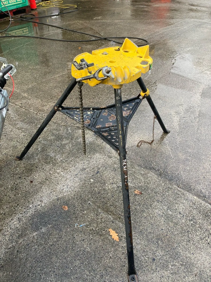 Rems Plumbers pipe stand - Image 1