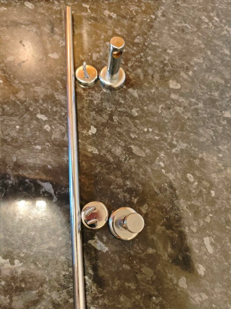 Bathroom Items - Image 4