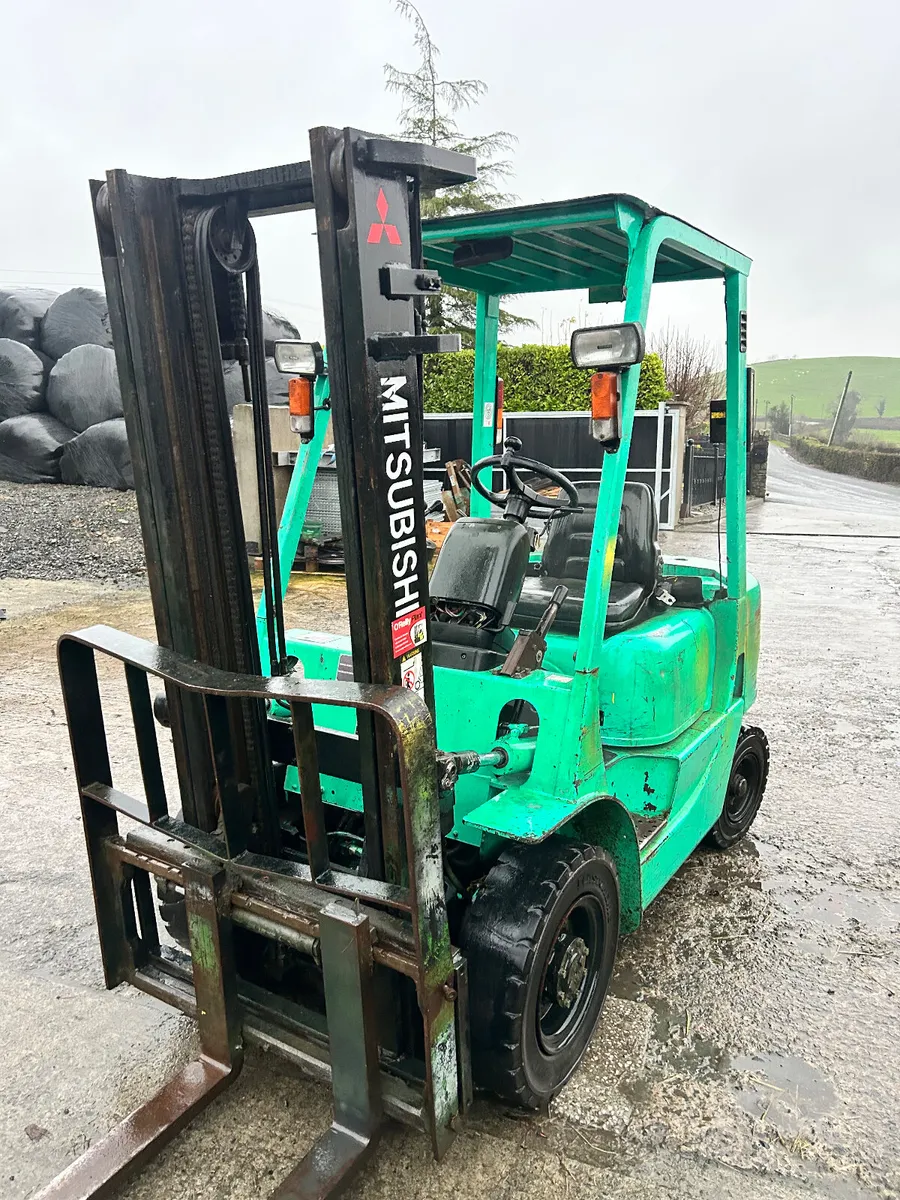 Forklift - Image 4