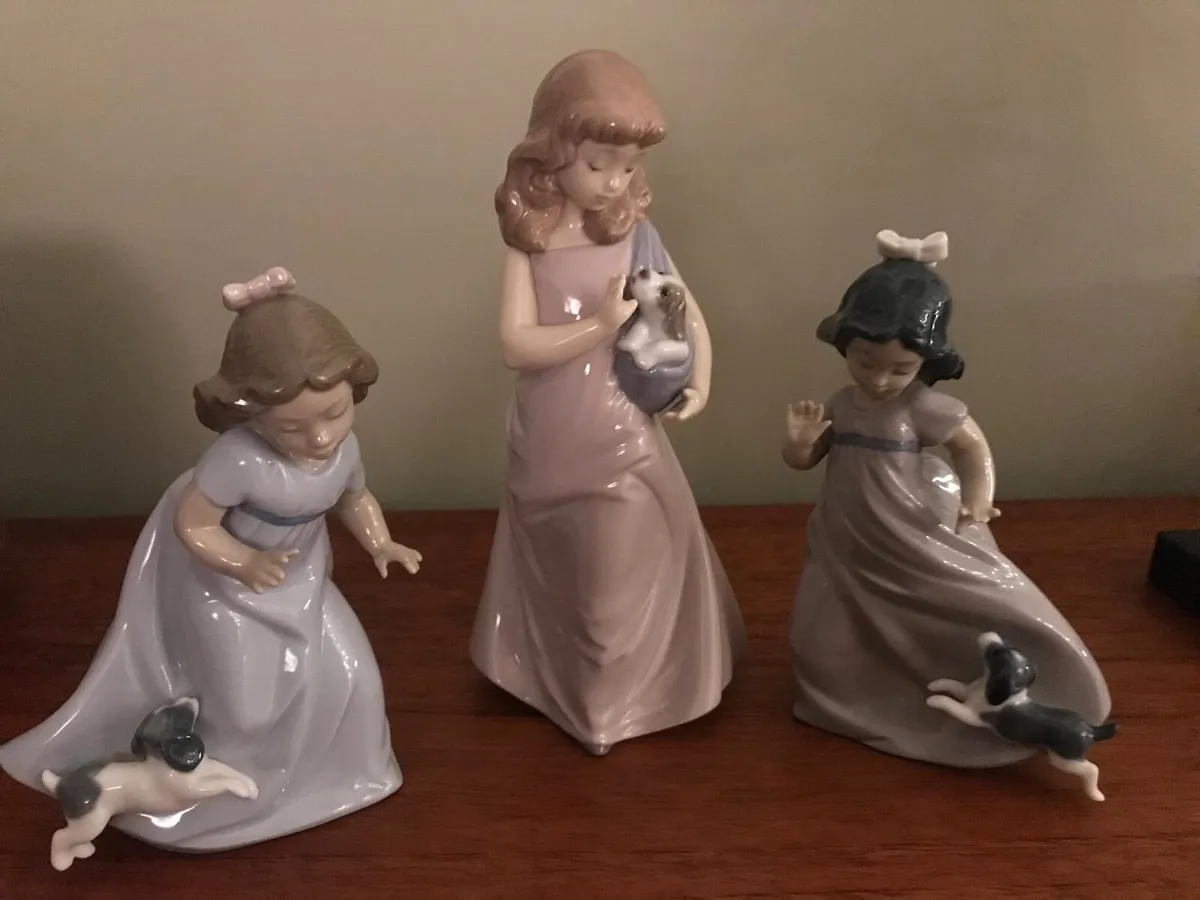 Nao Porcelain Girls with Puppy - Image 1