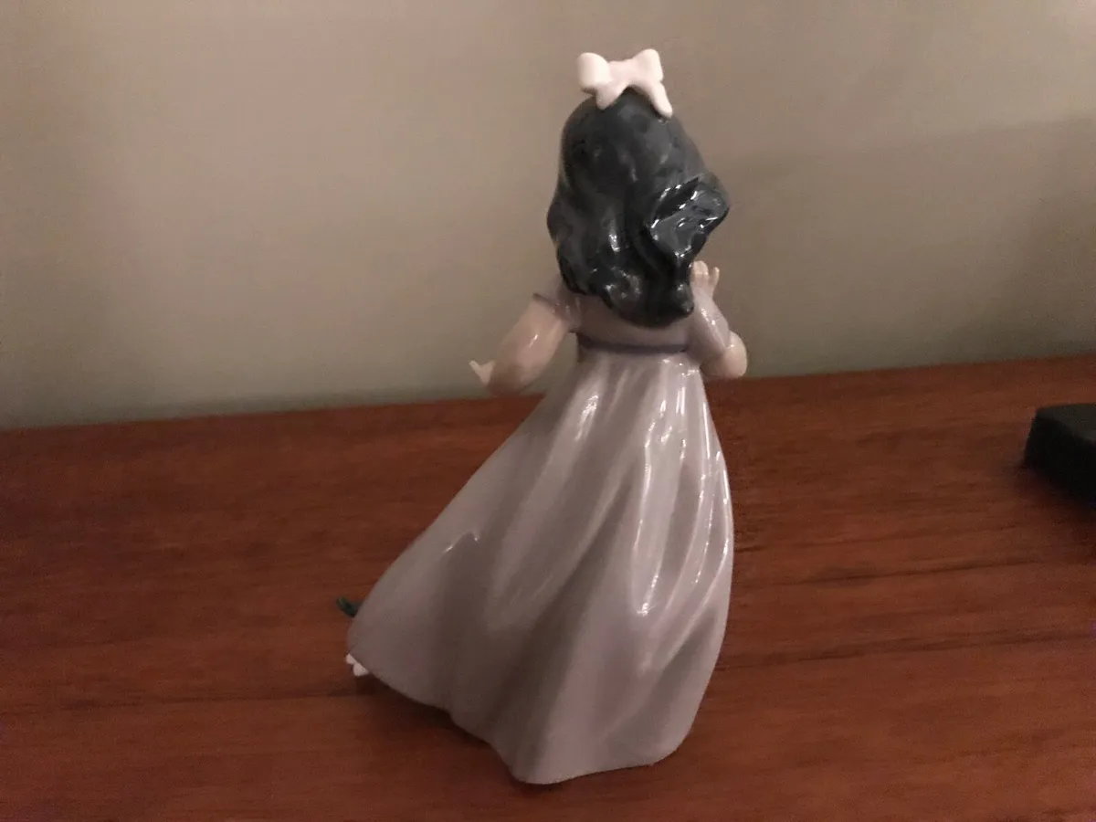 Nao Porcelain Girls with Puppy - Image 2