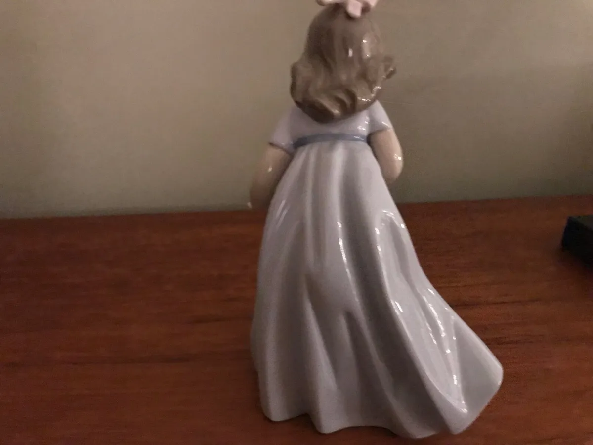 Nao Porcelain Girls with Puppy - Image 4