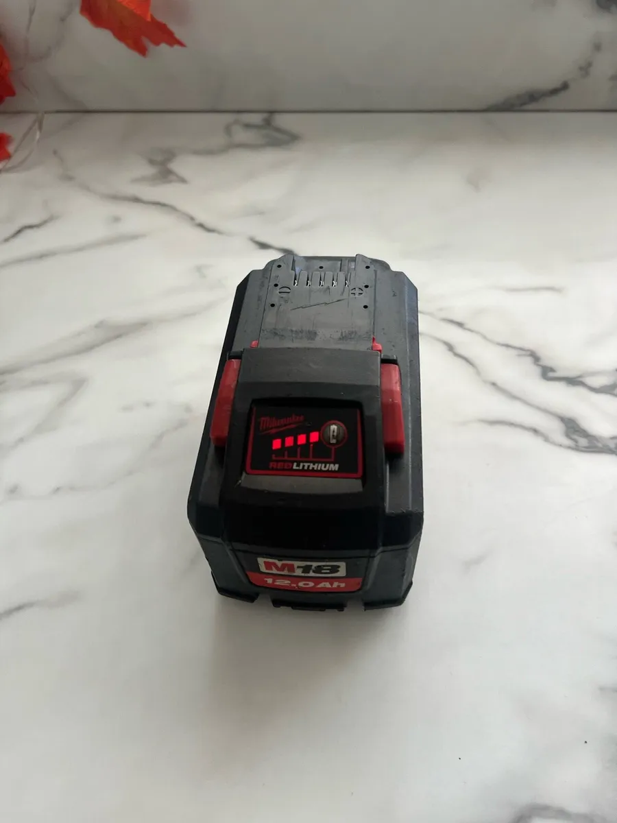 Milwaukee 12ah battery - Image 2
