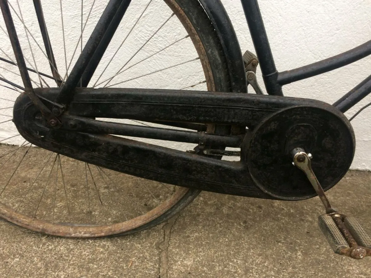Vintage High Nelly Black Raleigh Bicycle - Image 2