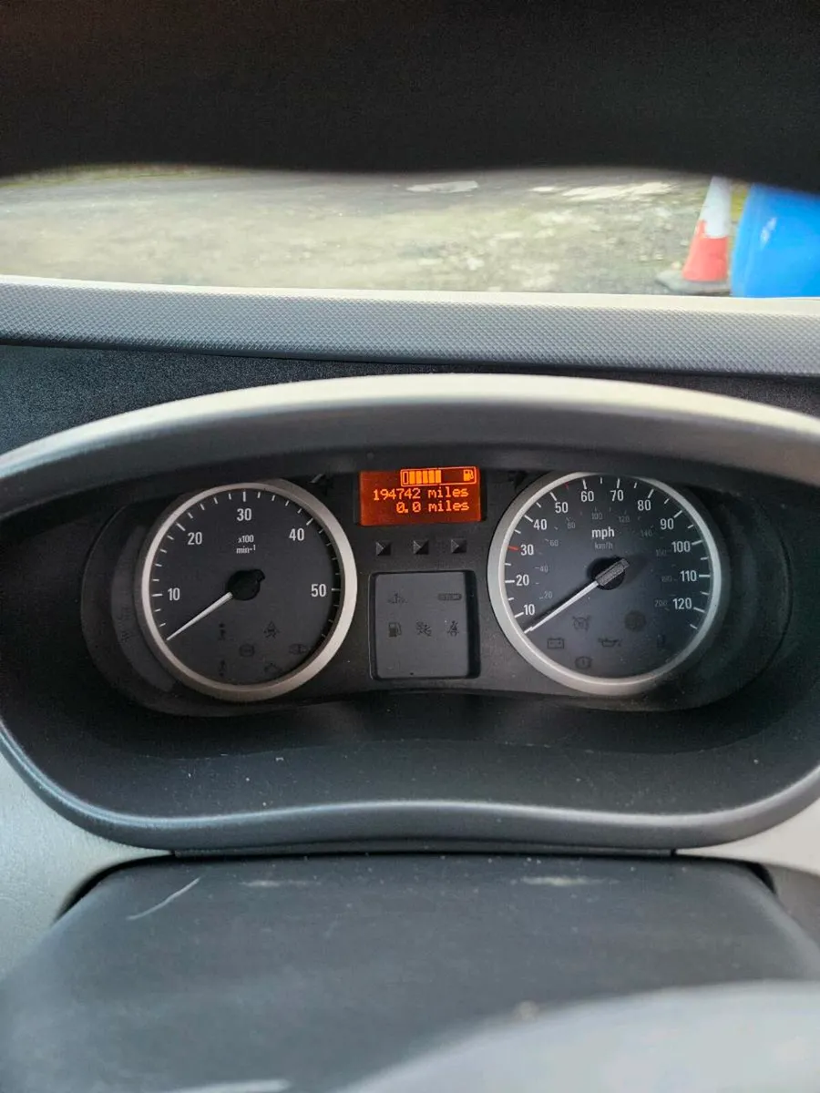 Vauxhall Vivaro Crew Cab - Image 2