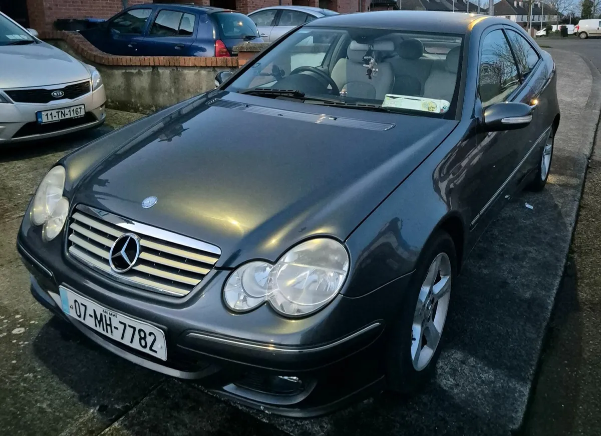 Mercedes-Benz C-Class 2007 - Image 1