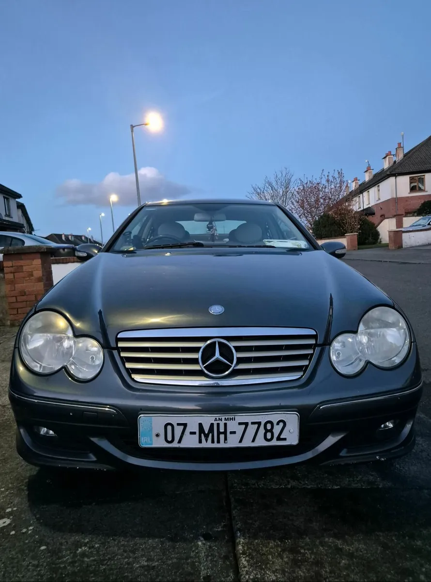 Mercedes-Benz C-Class 2007 - Image 3
