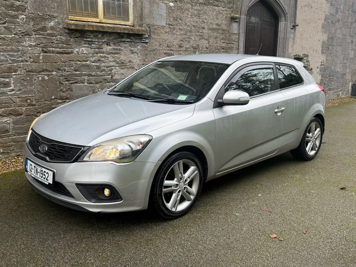 2012 Kia Pro-Ceed NCT 09/26 - Image 2