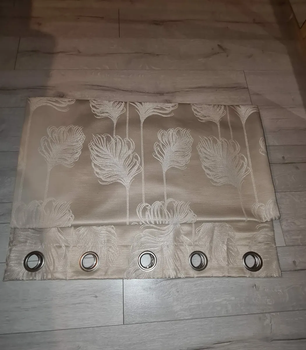 Curtains - Image 2