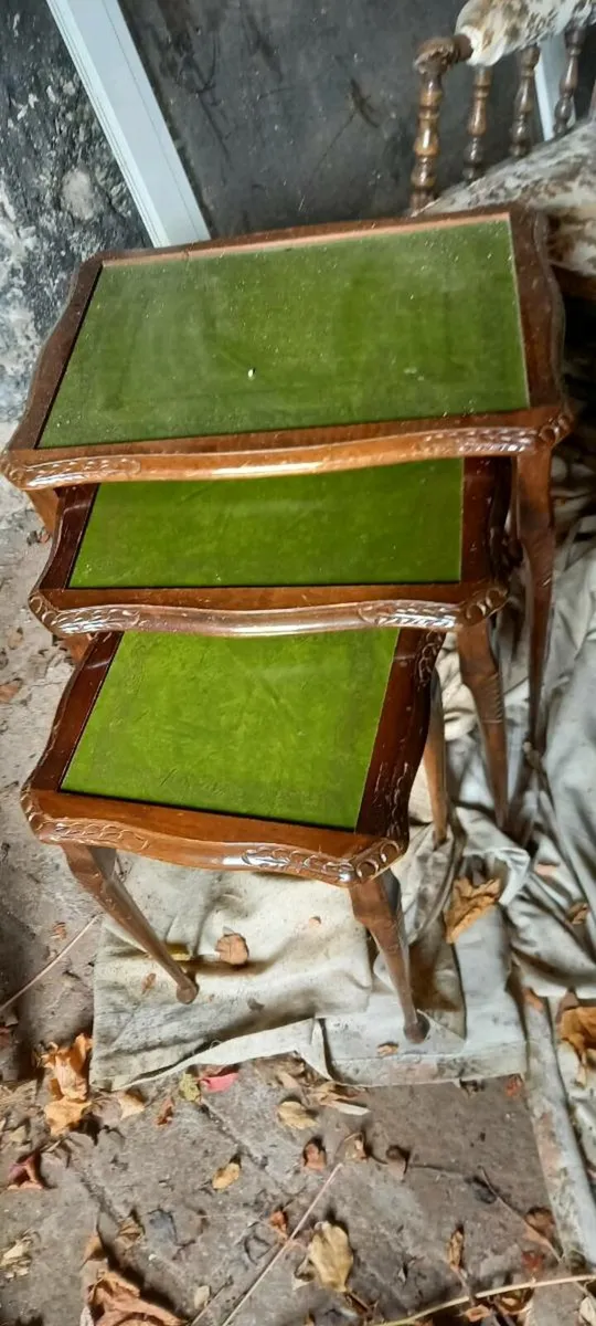 Nest of tables - Image 1