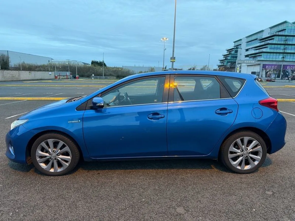 2013 Toyota Auris Hybrid-Low Klms - Image 1