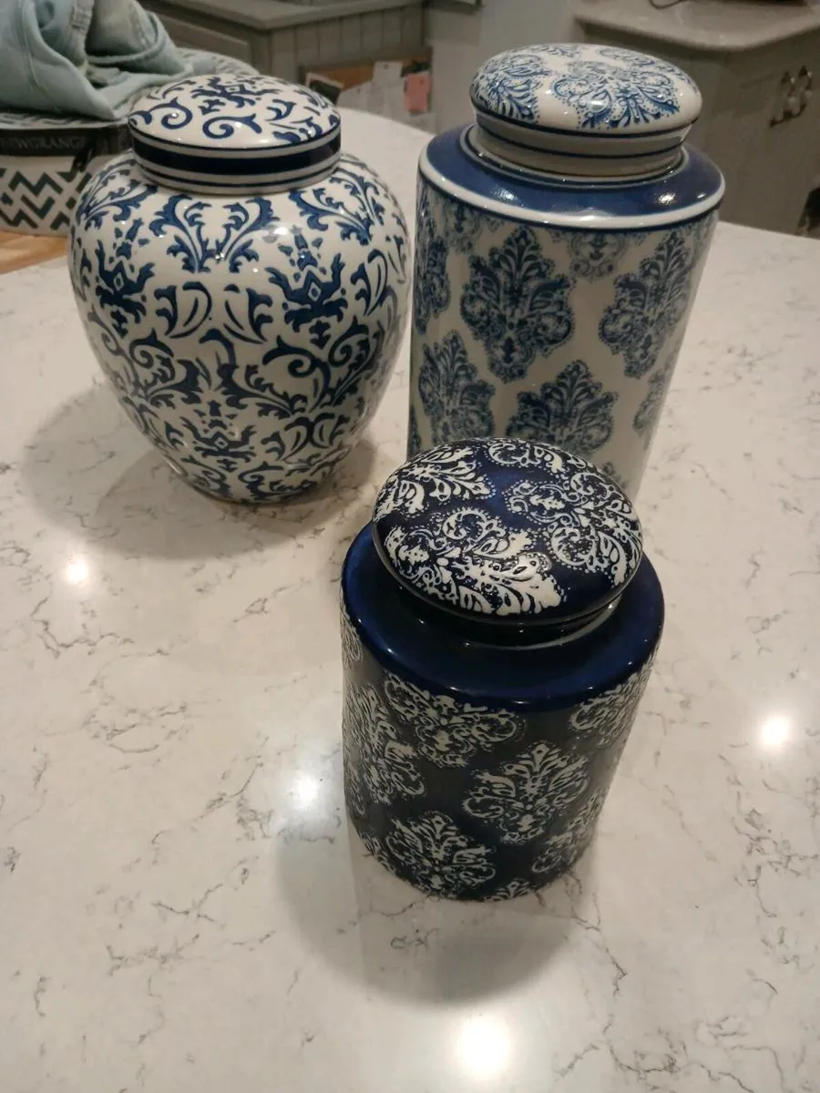 Paul Costello urns - Image 2