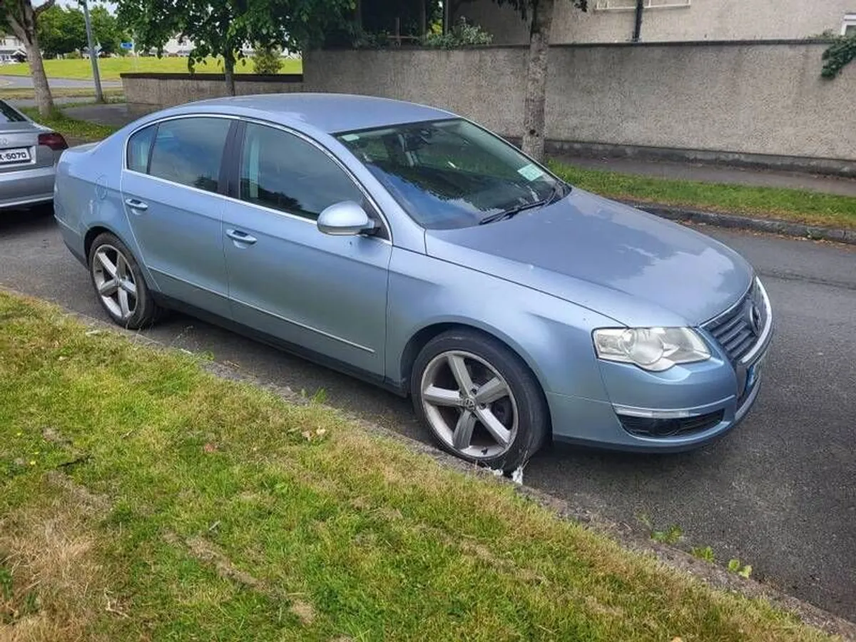 2008 Volkswagen Passat - Image 1