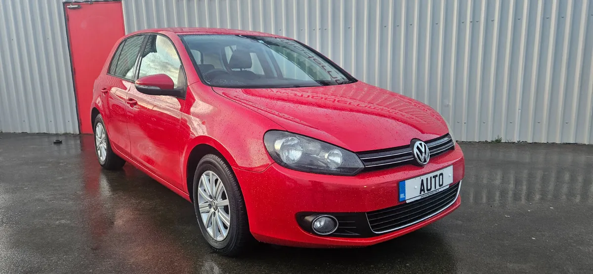 Volkswagen Golf automatic 1.2 comfortline low kms - Image 3