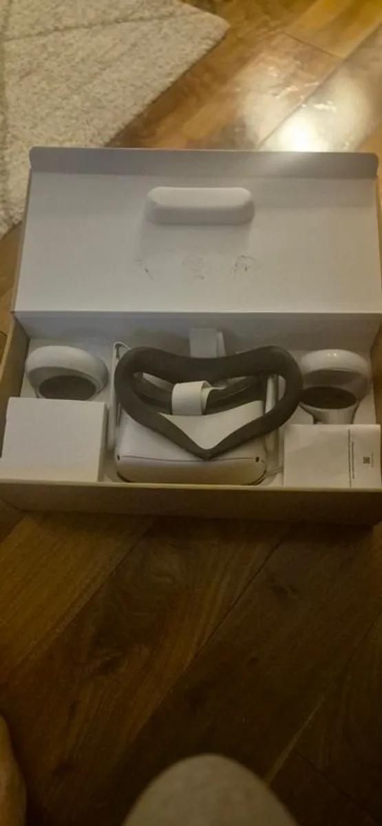 Meta Quest 2 Virtual Reality - Image 2