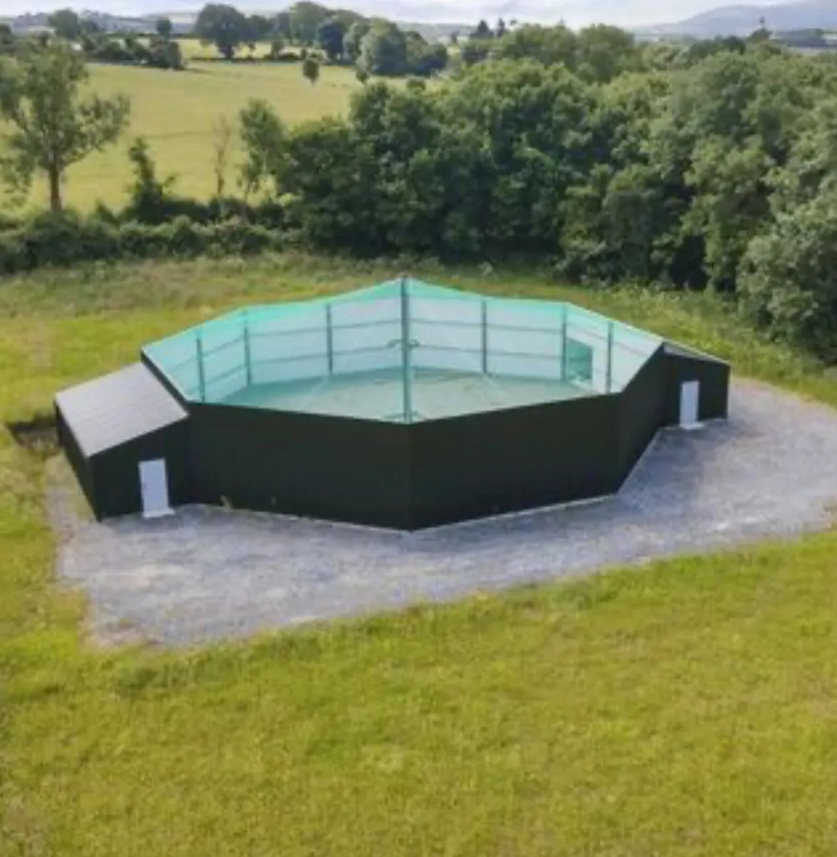 horse arena/falcon exercise Pen