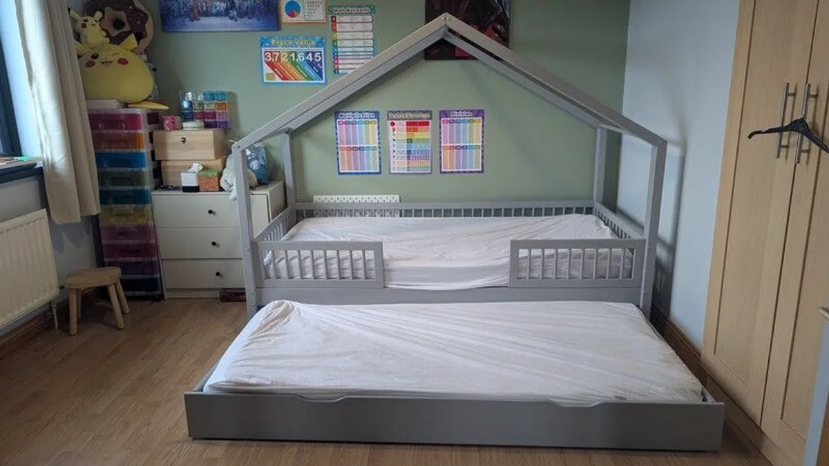 Kids Trundle Bed with mattresses - Image 2