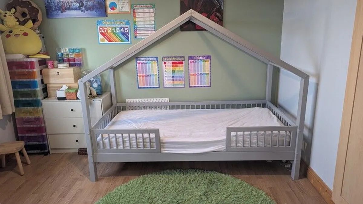 Kids Trundle Bed with mattresses - Image 3
