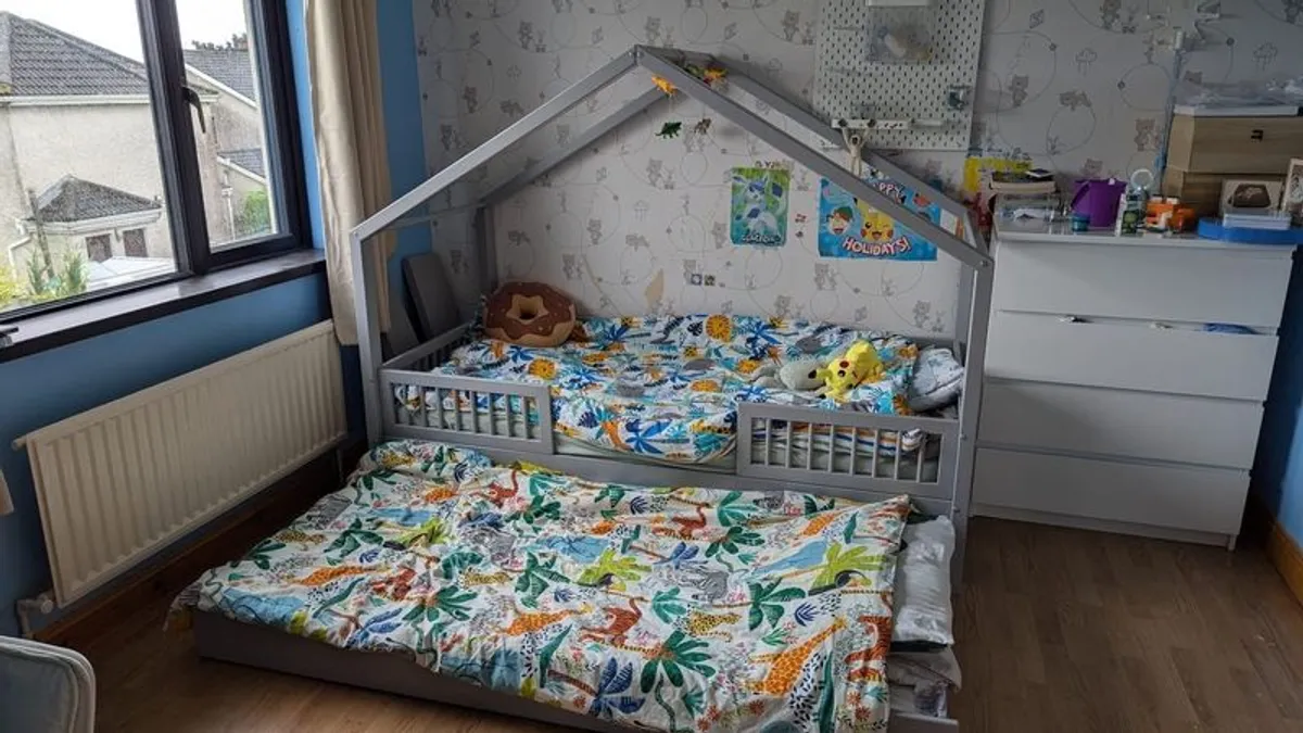 Kids Trundle Bed with mattresses - Image 4