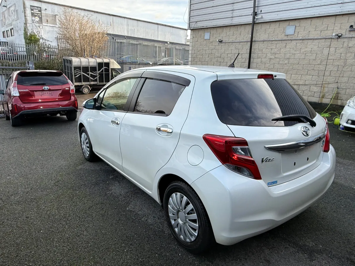2016 Toyota Vitz - Image 4