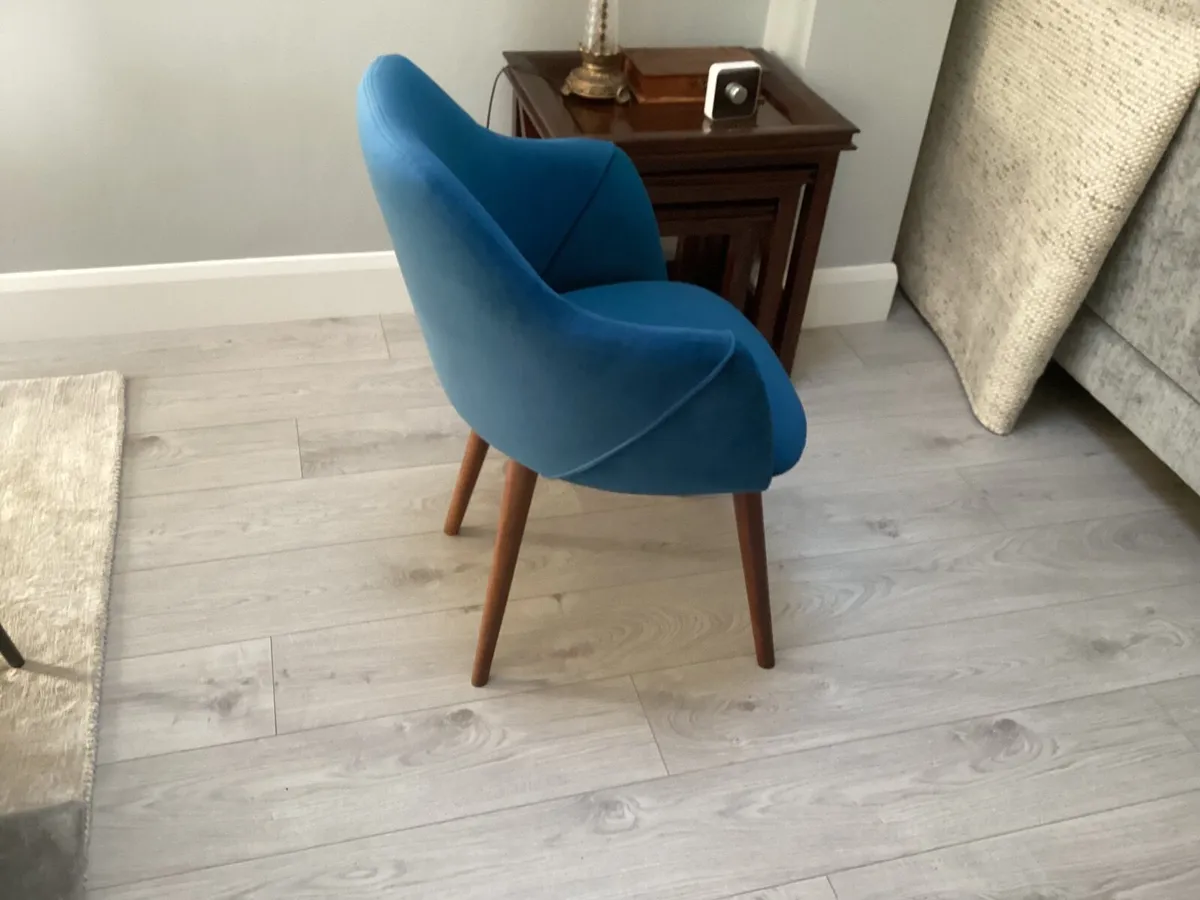 Dinning room chairs - Image 3