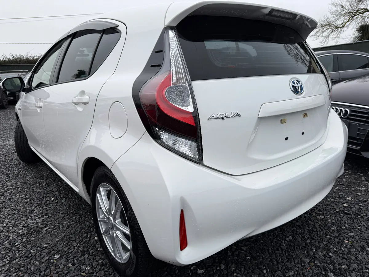 🔵 Toyota Aqua 1.5 PETROL HYBRID - Image 4