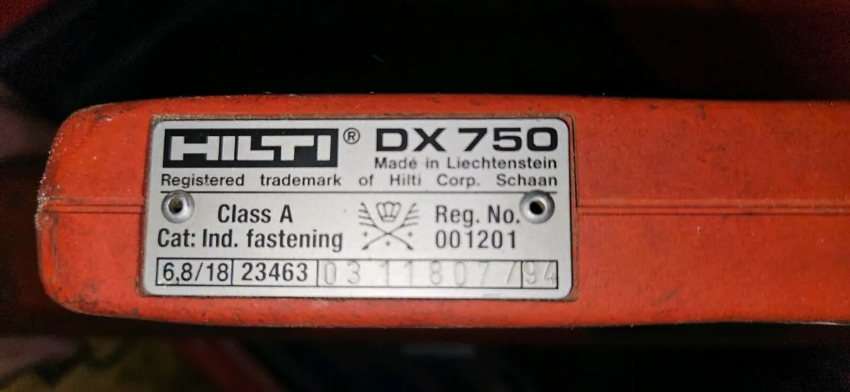 Hilti dx 750 nail gun - Image 2