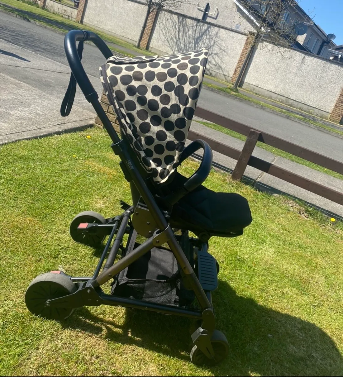 Mamas and Papas pram travel system - Image 2