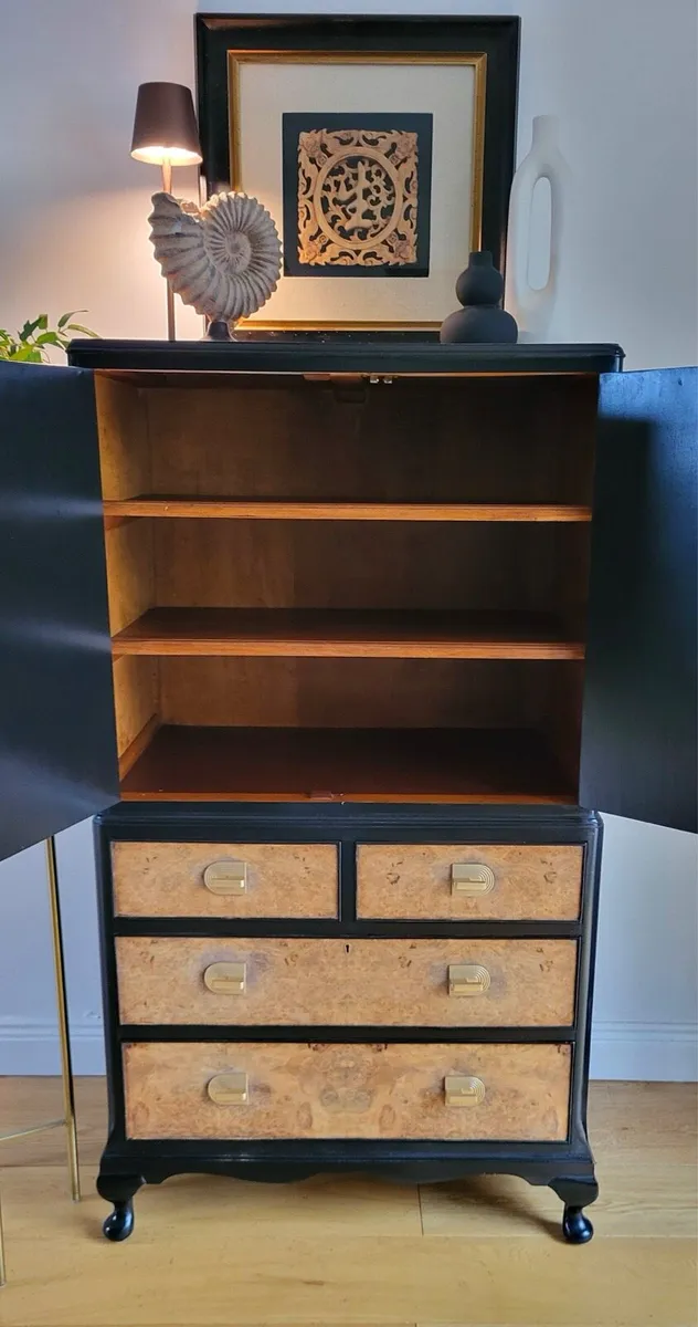 Beautiful Antique cabinet - Image 4