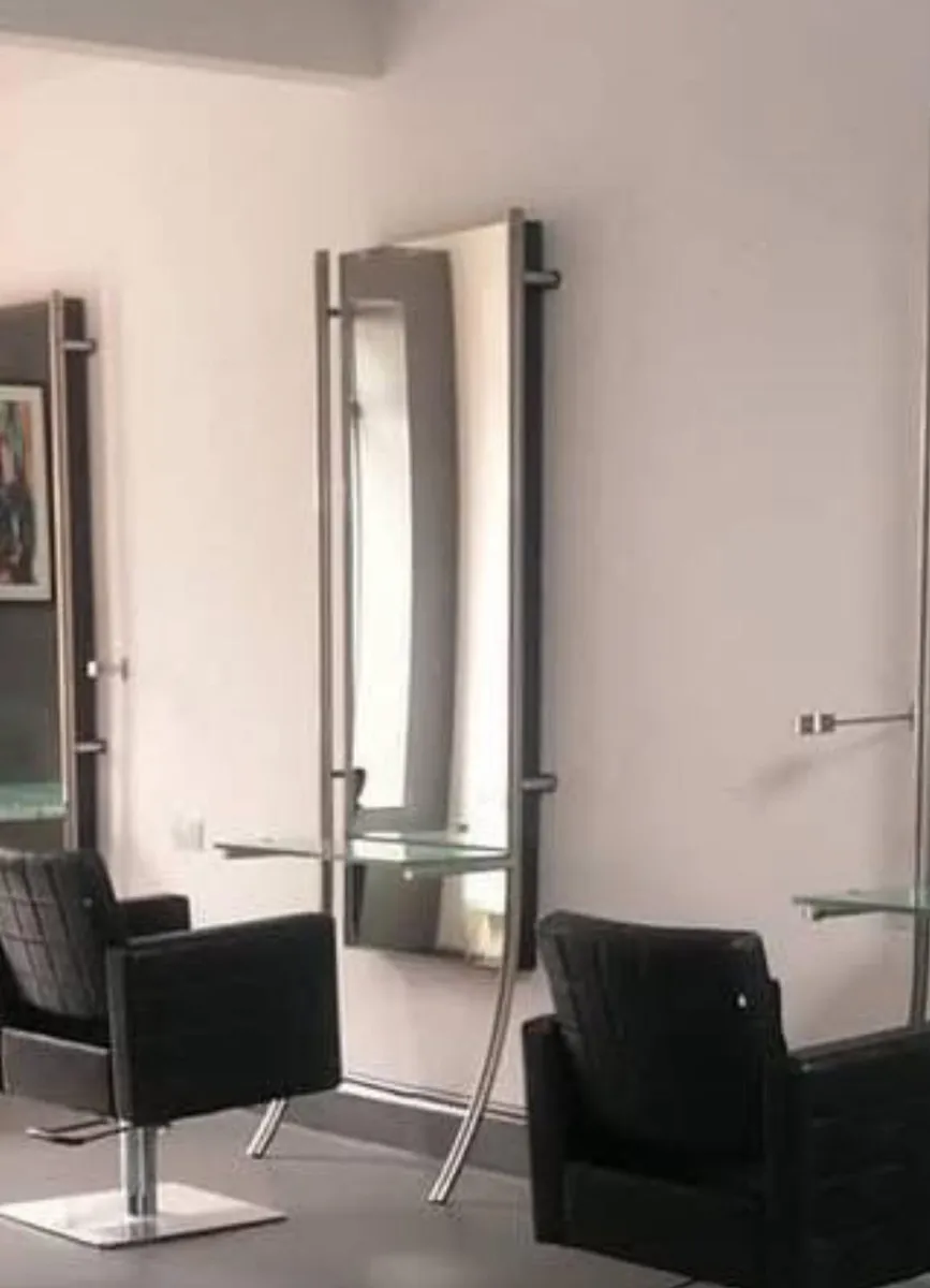 Hair salon mirror stations - Image 1