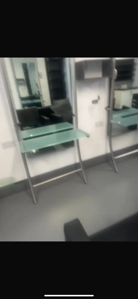 Hair salon mirror stations - Image 4