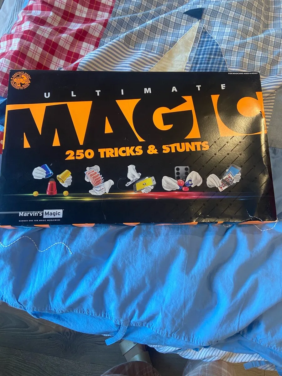 Marvin 250 magic tricks - Image 1
