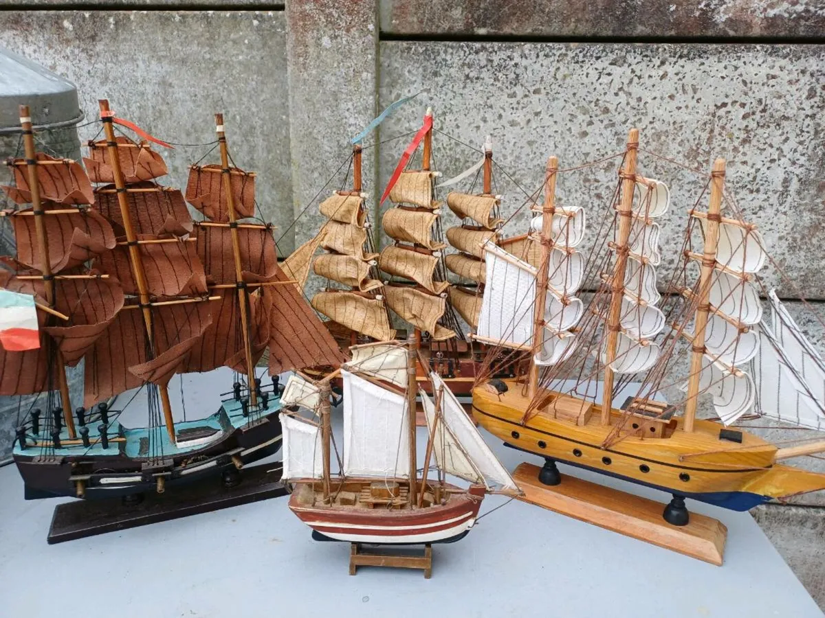 Vintage Model Ships - Image 1