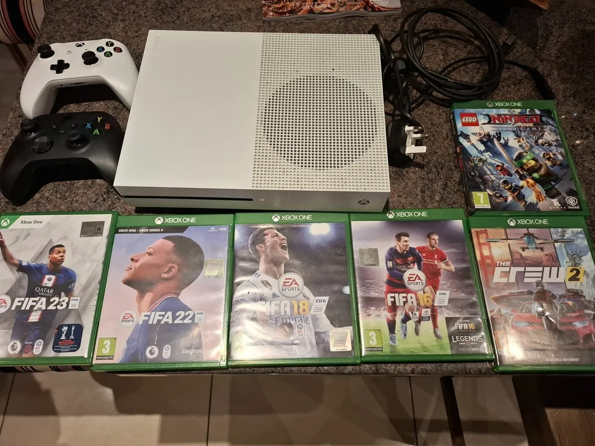 XBox one S - Image 1