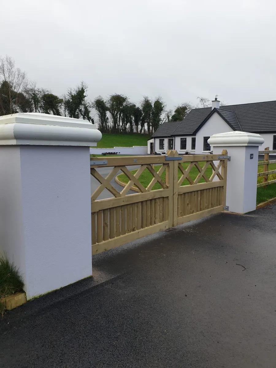 Wooden gates - Image 2