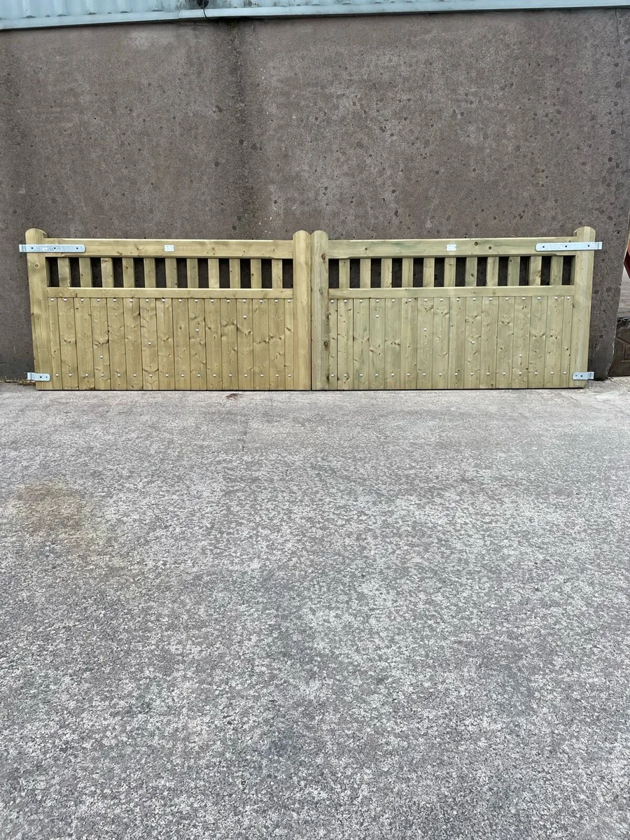 Wooden gates - Image 4
