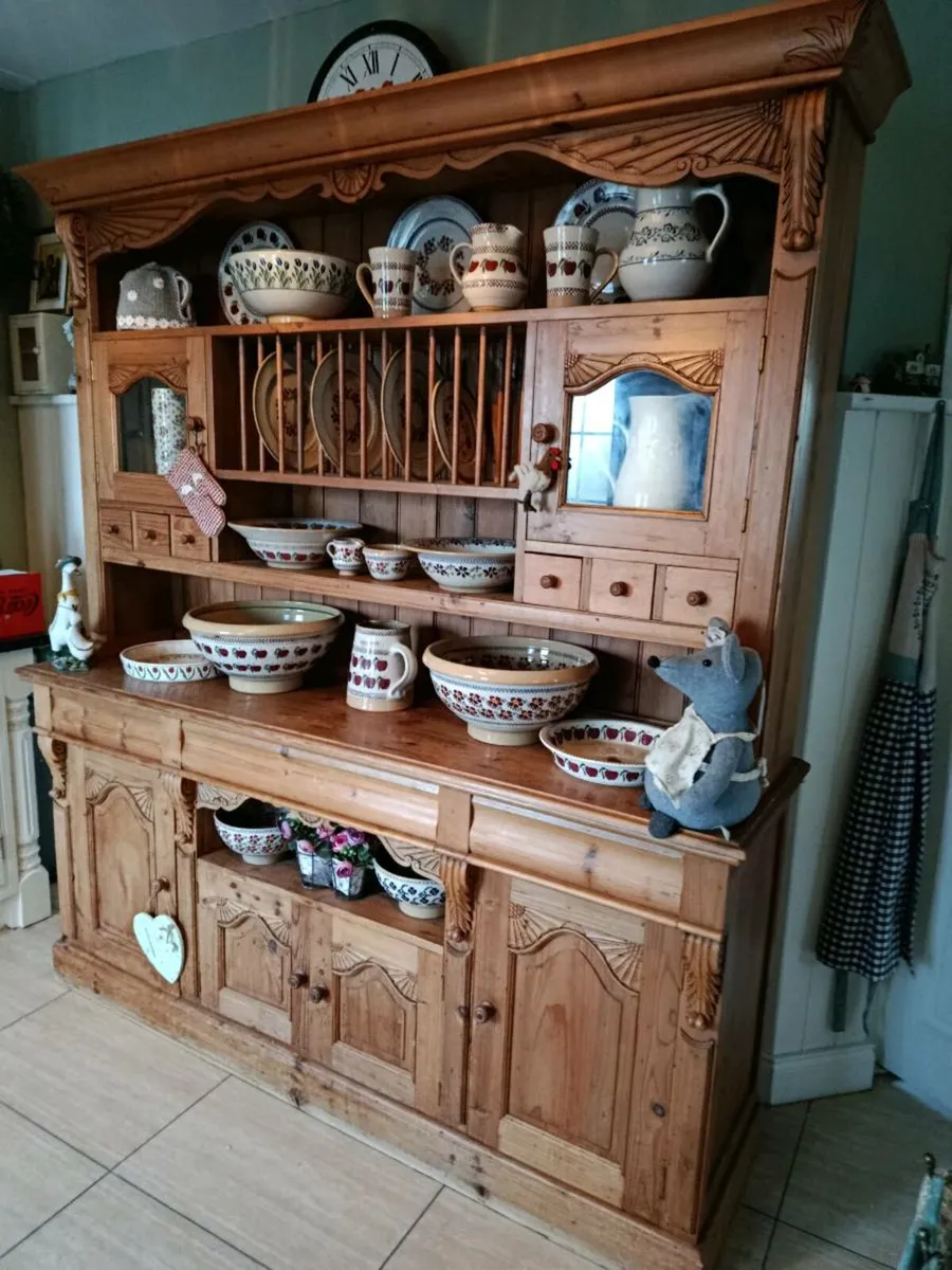 Solid kitchen dresser delivery arranged - Image 2