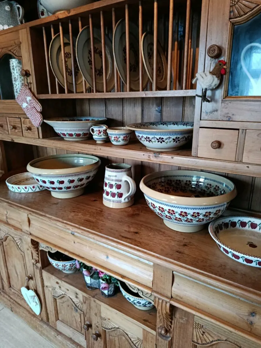 Solid kitchen dresser delivery arranged - Image 3